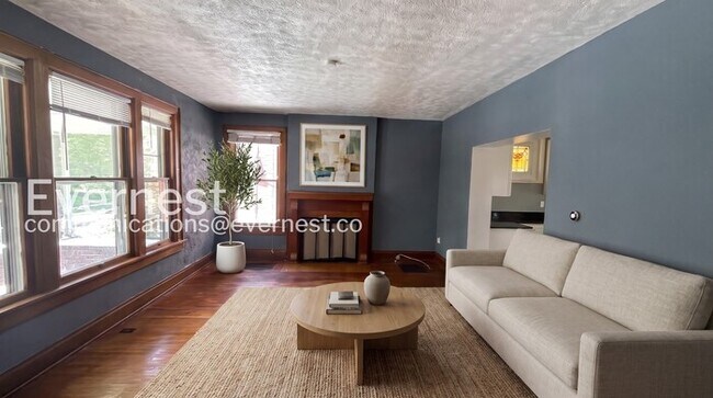 Building Photo - Spacious 4 Bed, 2 Bath Home with Fenced Yard and Stainless Steel Appliances | Pet Friendly | Avai...