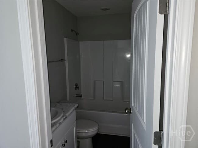 Building Photo - 207 Evans Ter
