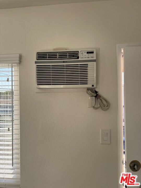 Building Photo - 2424 Ocean Park Blvd