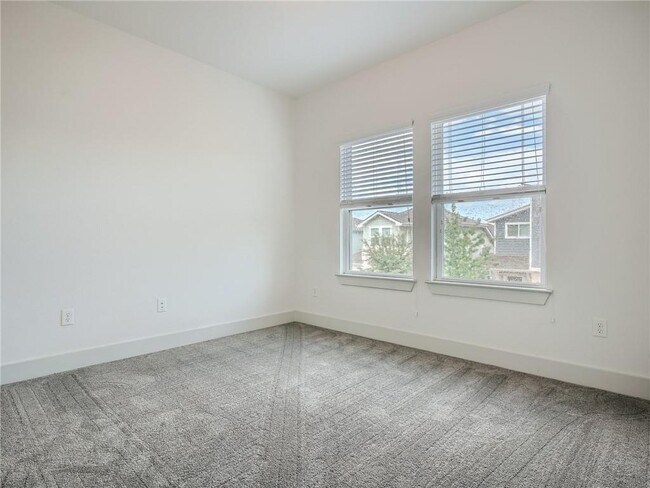 Building Photo - 1501 Homespun Rd