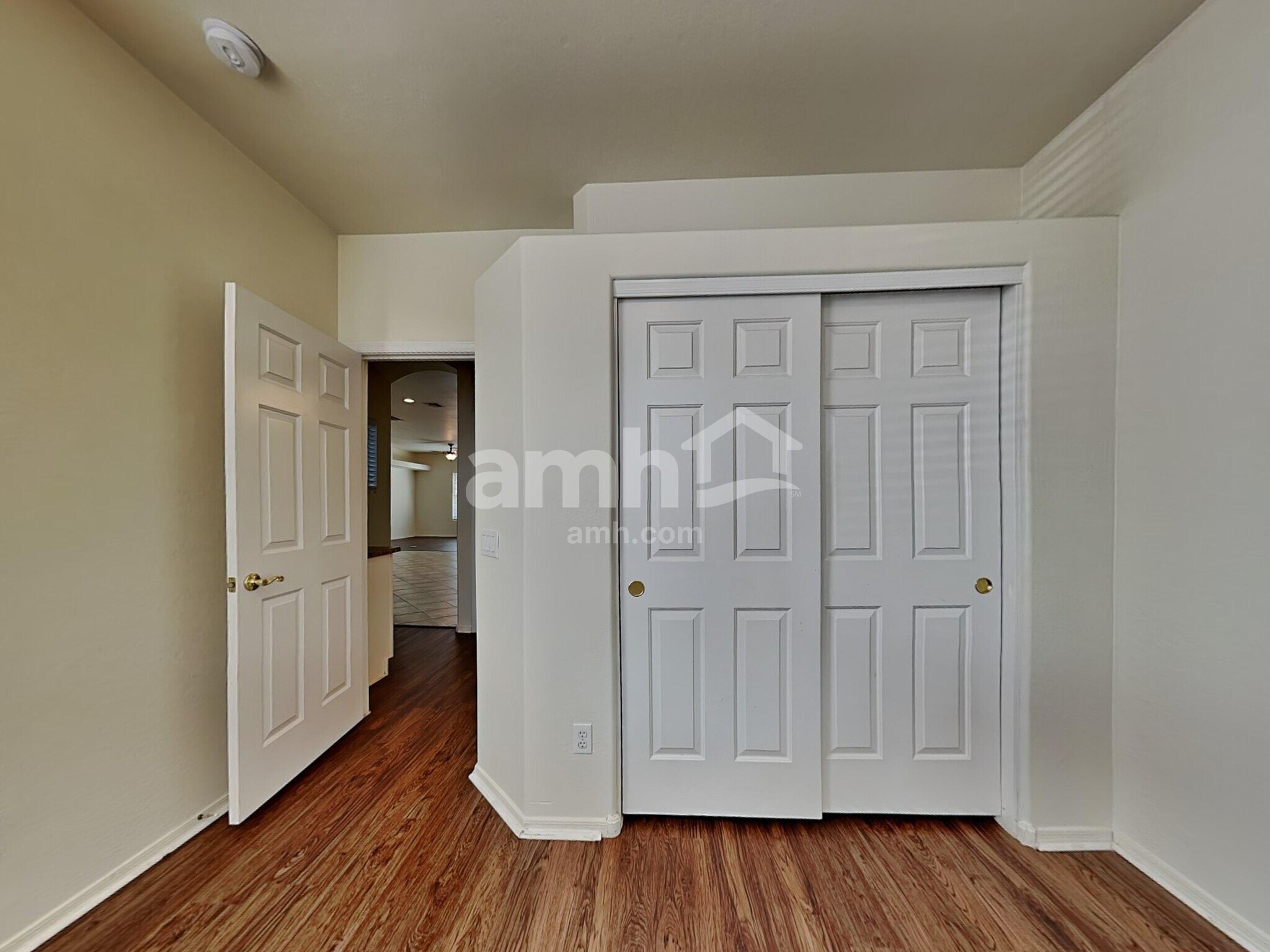 Building Photo - 8027 W Clara Ln