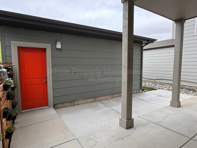 Building Photo - 6771 Larsh Dr