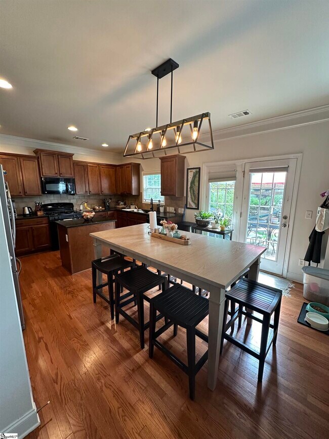 Building Photo - 200 Barbours Lane