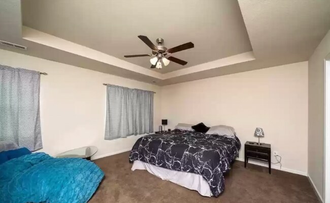Building Photo - 9055 Coneflower Dr