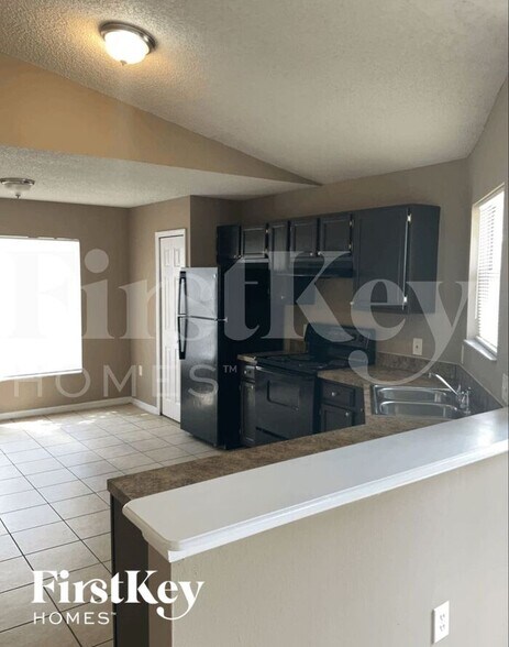 Building Photo - 7446 Groveoak Dr