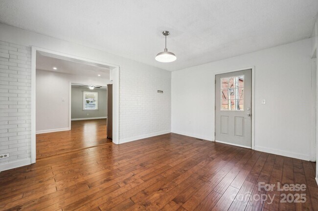 Building Photo - 259 Unionville - Indian Trail Rd W