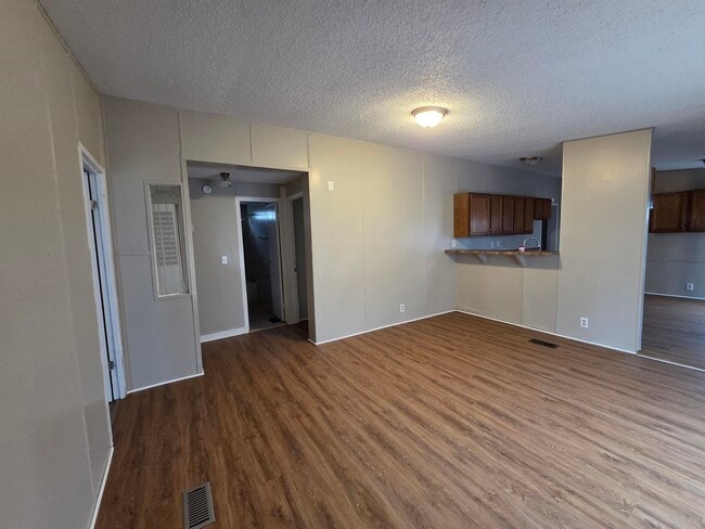 Building Photo - 2956 Lake Park Rd