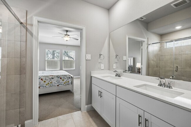 Building Photo - 1107 Emberwood Dr