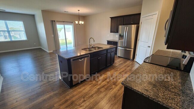 Building Photo - 731 Liberty Walk Ln