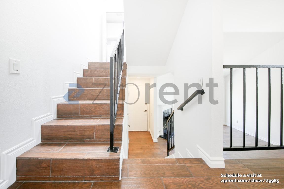 Building Photo - 14401 Plummer St