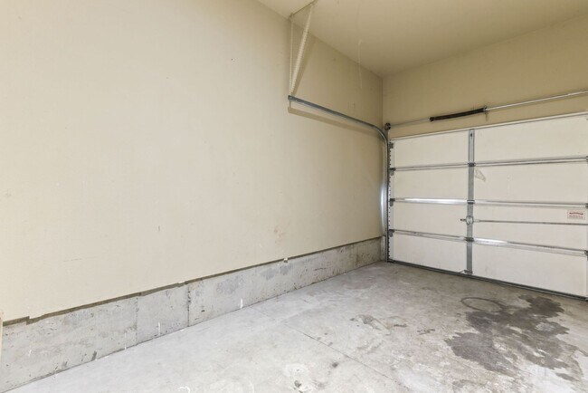 Building Photo - 3745-3749 SE 127th Place