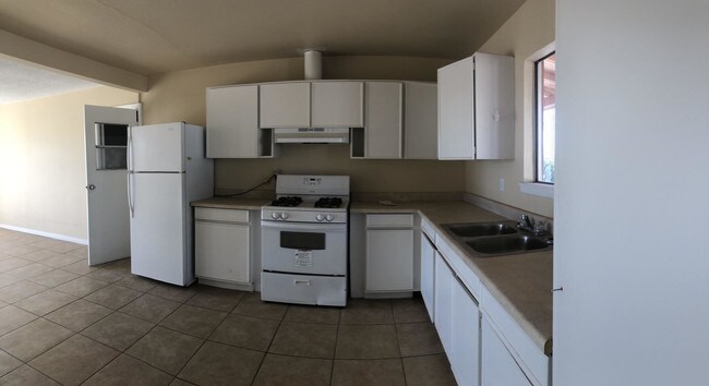 Building Photo - 504 Ridgemont Dr