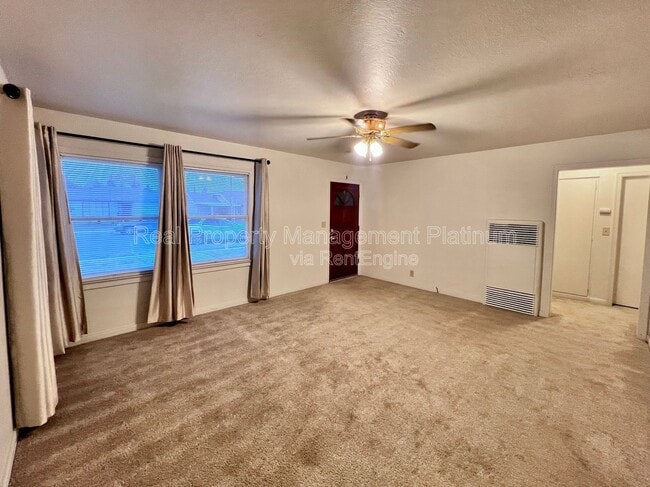 Building Photo - 1132 W Saginaw Way