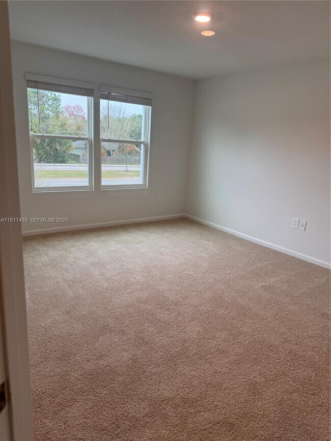 Building Photo - 25 Redbud Rd