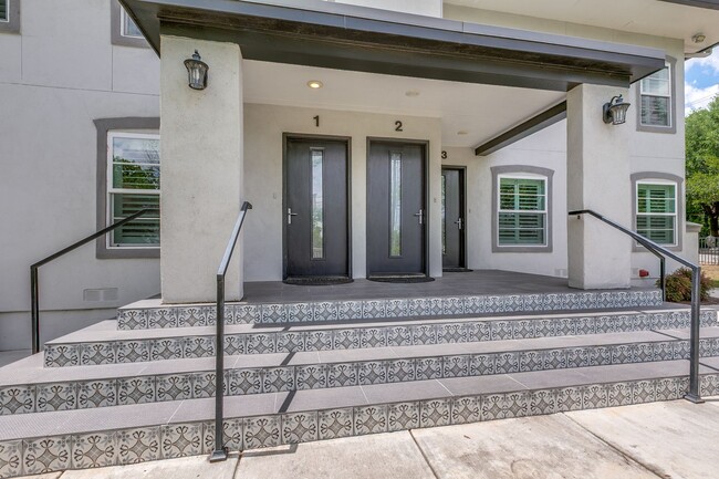 Building Photo - 488 E Olmos Dr