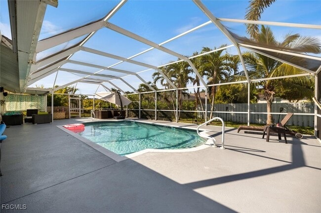 Building Photo - 4516 SW 21st Pl