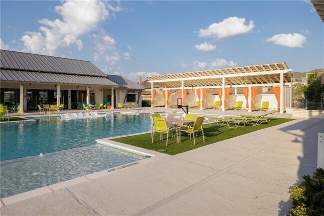 Building Photo - 221 Compania Cove
