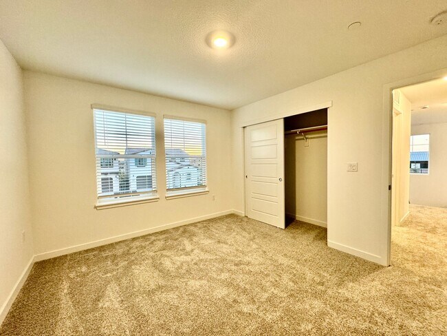 Building Photo - 243 Dock Cir