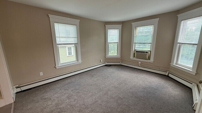 Building Photo - Charming 2-Bedroom w/ Office Apartment in ...