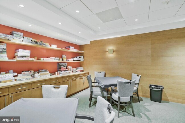 Building Photo - 5904 Mt Eagle Dr