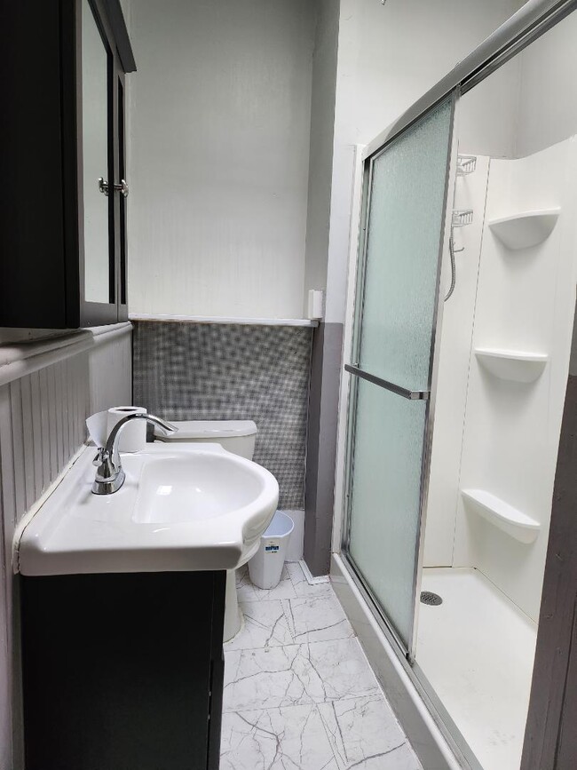 Building Photo - 6515 Germantown Ave