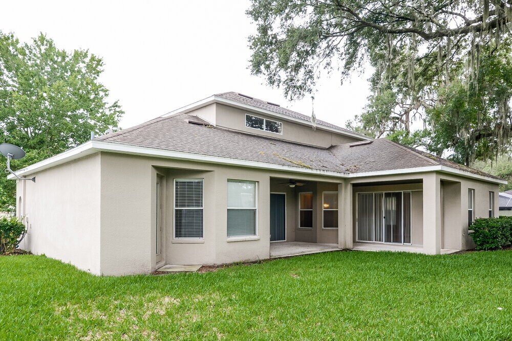 Building Photo - 2302 Fountain Grass Dr