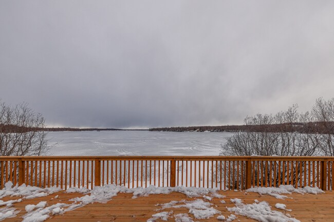 Building Photo - 530 S Lake St