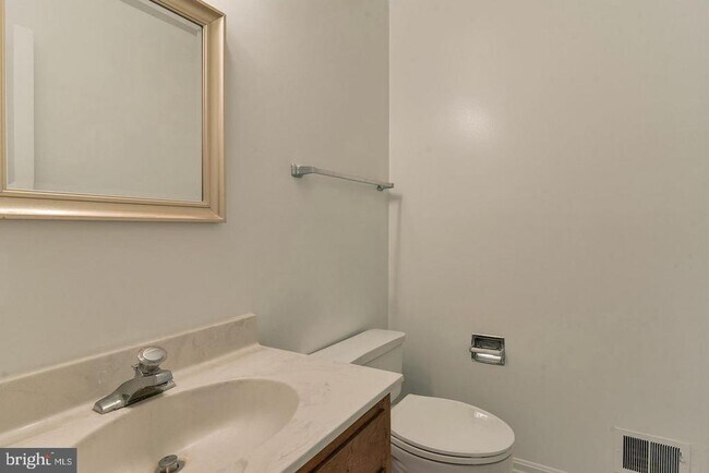 Building Photo - 9601 Persimmon Tree Rd