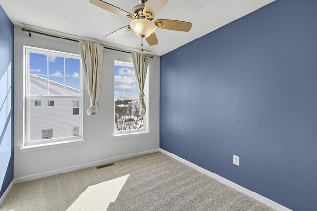 Building Photo - 1137 Red Hawk Way