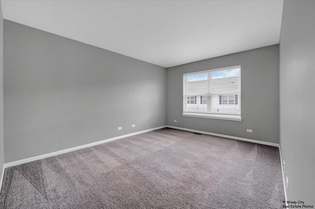 Building Photo - 2571 Hillsboro Blvd