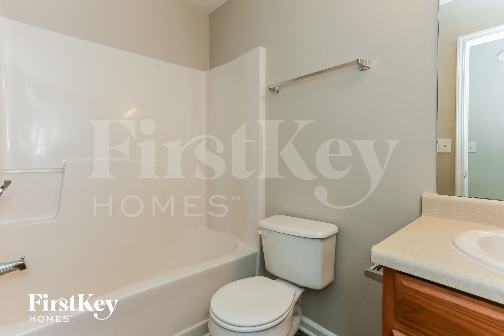 Building Photo - 2692 S Hills