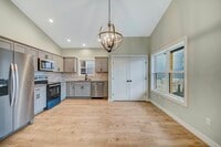 Building Photo - 525 Harrison Ave