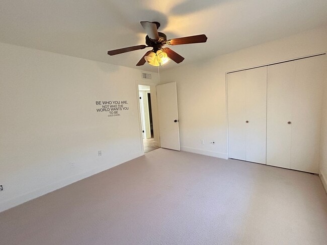 Building Photo - Stunning Remodel, 2 Bed 2 Bath Home with Pool Service!