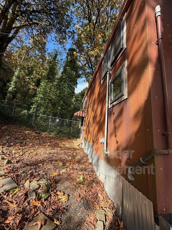 Building Photo - 6519 NW St Helens Rd