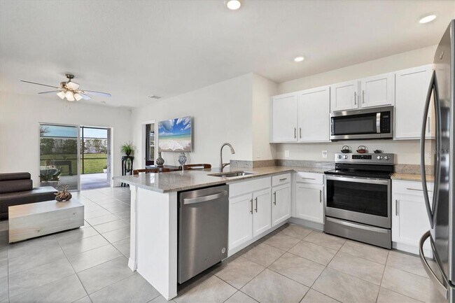 Building Photo - 3293 Hilltop Cir