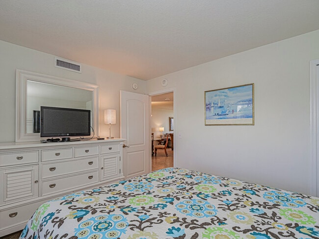 Building Photo - 4200 N Hwy A1A