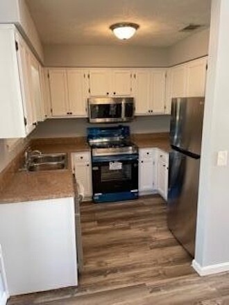Building Photo - 110 Rolling Meadows Dr