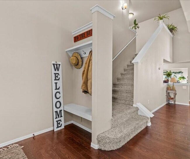 Building Photo - Modern 4-Bedroom Home in Desirable Promontory Neighborhood - Pet Friendly