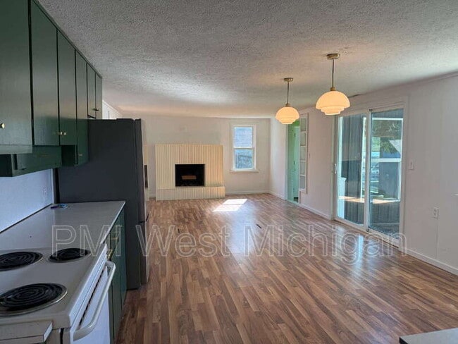 Building Photo - 12495 Oakwood Shores St