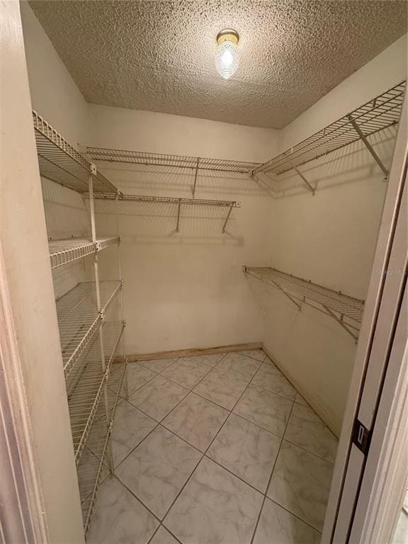 Building Photo - 5638 Country Lakes Dr