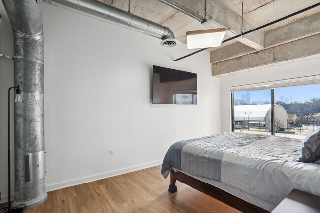 Building Photo - Atlantic Station Luxury