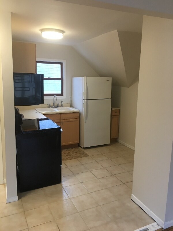 Building Photo - 4230 S 39th Ave