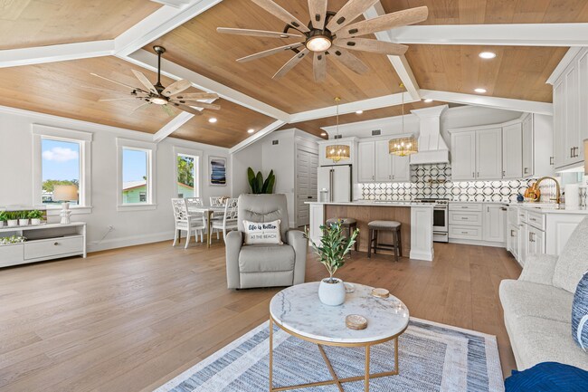 Building Photo - 202 NE 2nd Ave