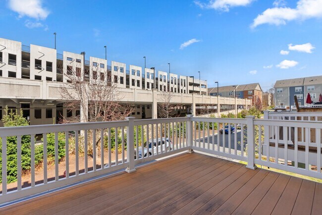Building Photo - 3 Bed 4.5 Bath - Downtown Crown Townhouse ...