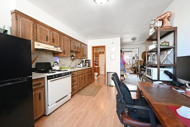 Building Photo - 902 Park Ave