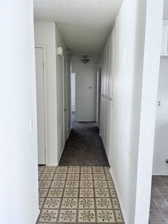 Building Photo - North Redlands Home with NEW Paint & Carpet
