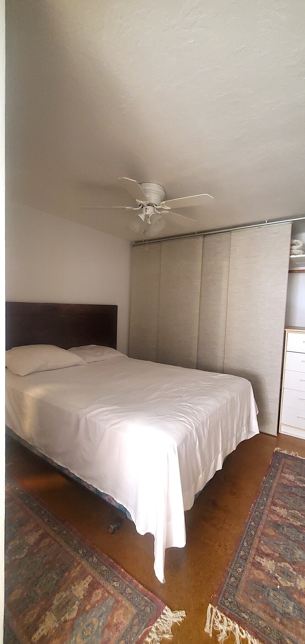 Building Photo - 900 W Rocalla Ave