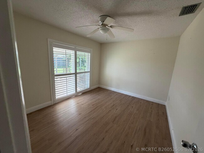 Building Photo - 4733 Bison St