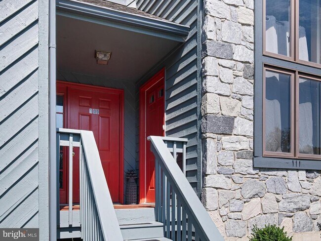 Building Photo - 109 Foxfire Dr