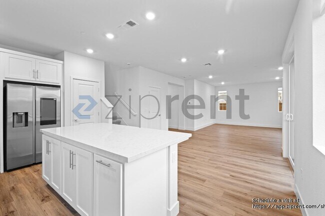 Building Photo - 5694 Loray Ln